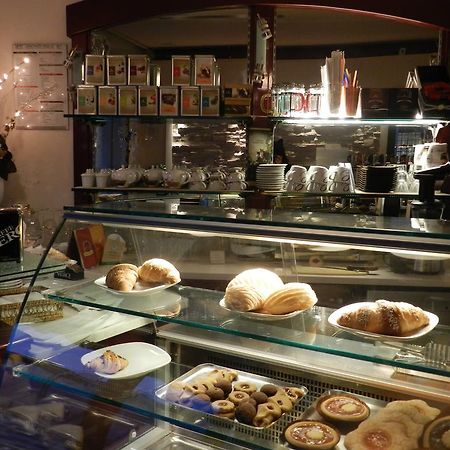 Locanda Trattoria Caffe Cavour Чіттаделла Екстер'єр фото