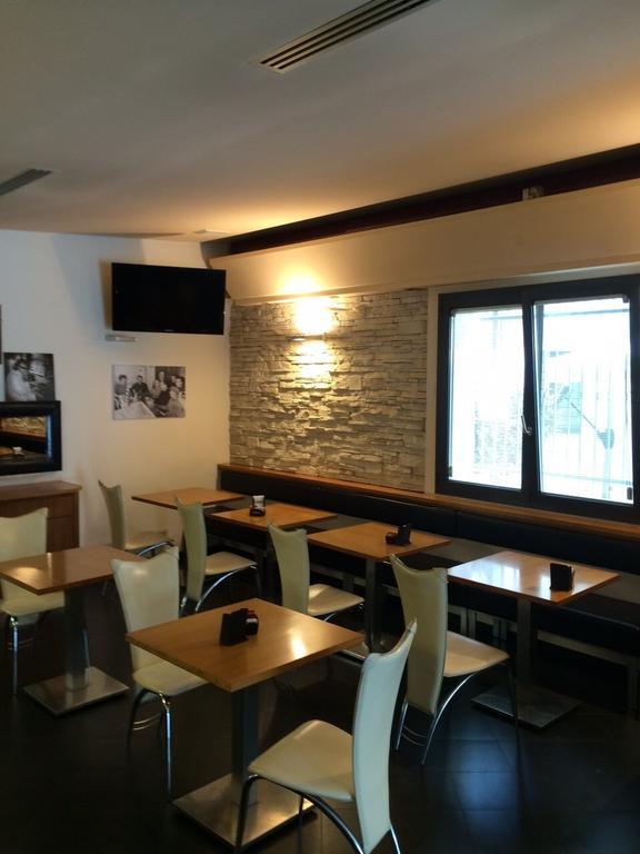 Locanda Trattoria Caffe Cavour Чіттаделла Екстер'єр фото