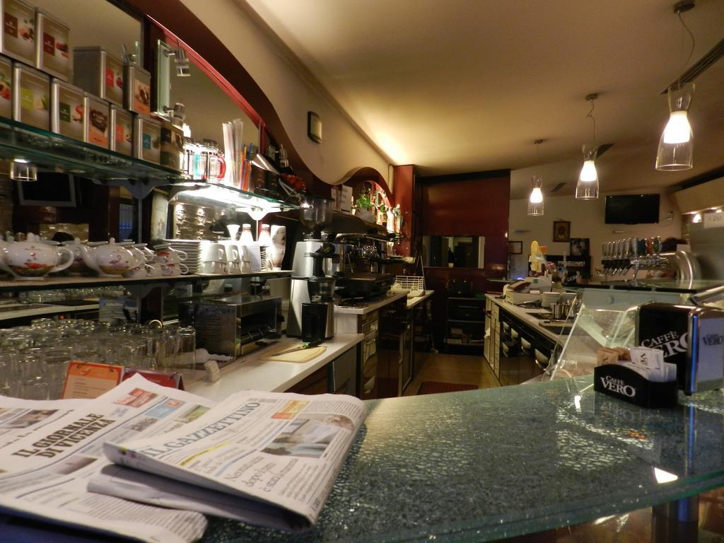 Locanda Trattoria Caffe Cavour Чіттаделла Екстер'єр фото