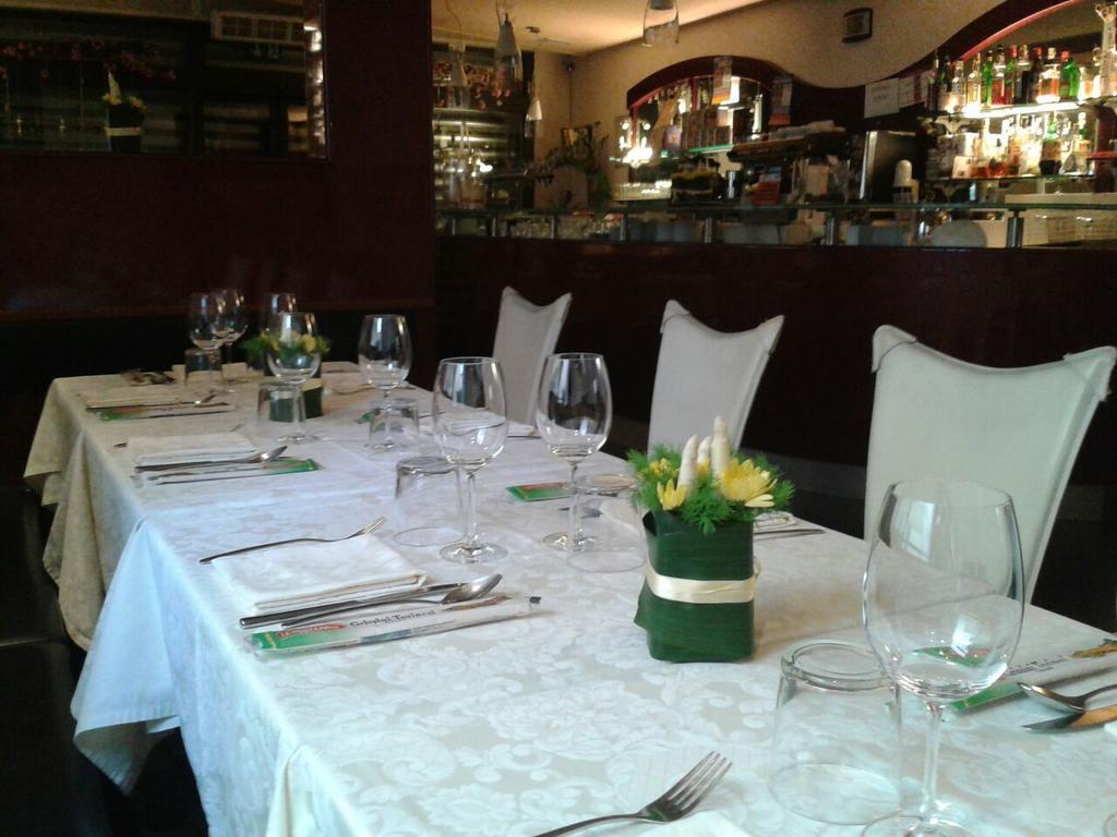Locanda Trattoria Caffe Cavour Чіттаделла Екстер'єр фото